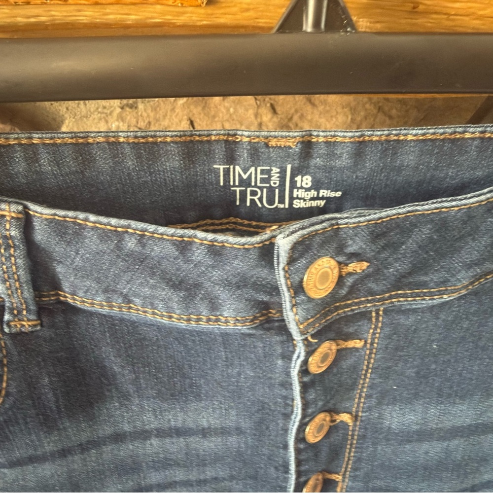 Time and Tru Dark Blue Ankle Jeans - Picture 4 of 7